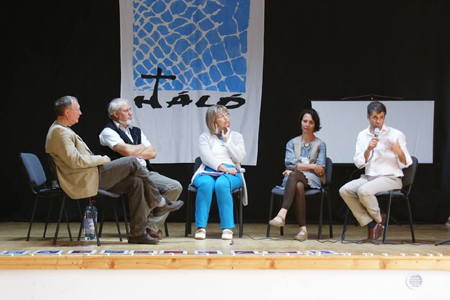 Jitianu Liviu konferenciák rendszeres előadója, kerekasztal-beszélgetések és televíziós műsorok gyakori meghívottja