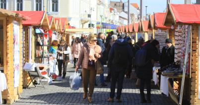 Csecsebecsék sokasága a tavaszi vásáron