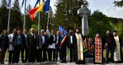 Román nacionalisták közel százfős csoportja ünnepelt az úzvölgyi katonatemetőben