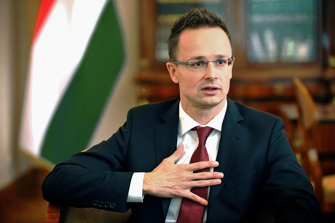 Szijjártó Péter: Schengen nem halhat meg