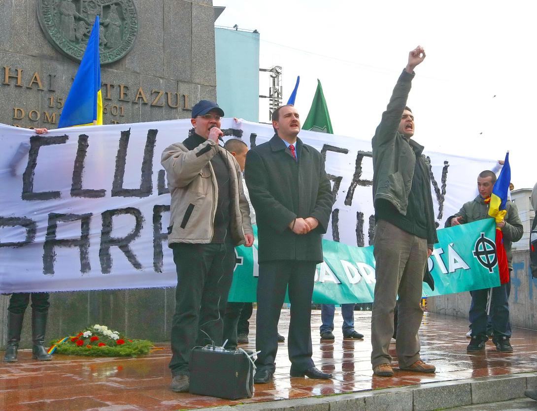 Aláírásgyűjtés a polgármesteri hivatal Vasgárda-szimpatizáns alkalmazottjának ügyében