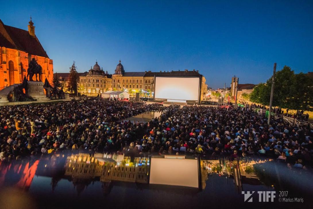 TIFF: zsúfoltságig megtelt tegnap este a Főtér