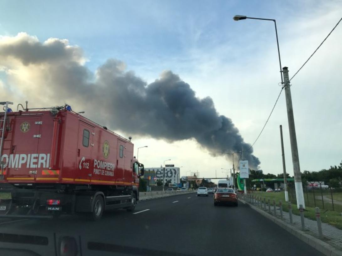 Kedd este óta ég több raktár a Bukarest melletti Baloteşti-en