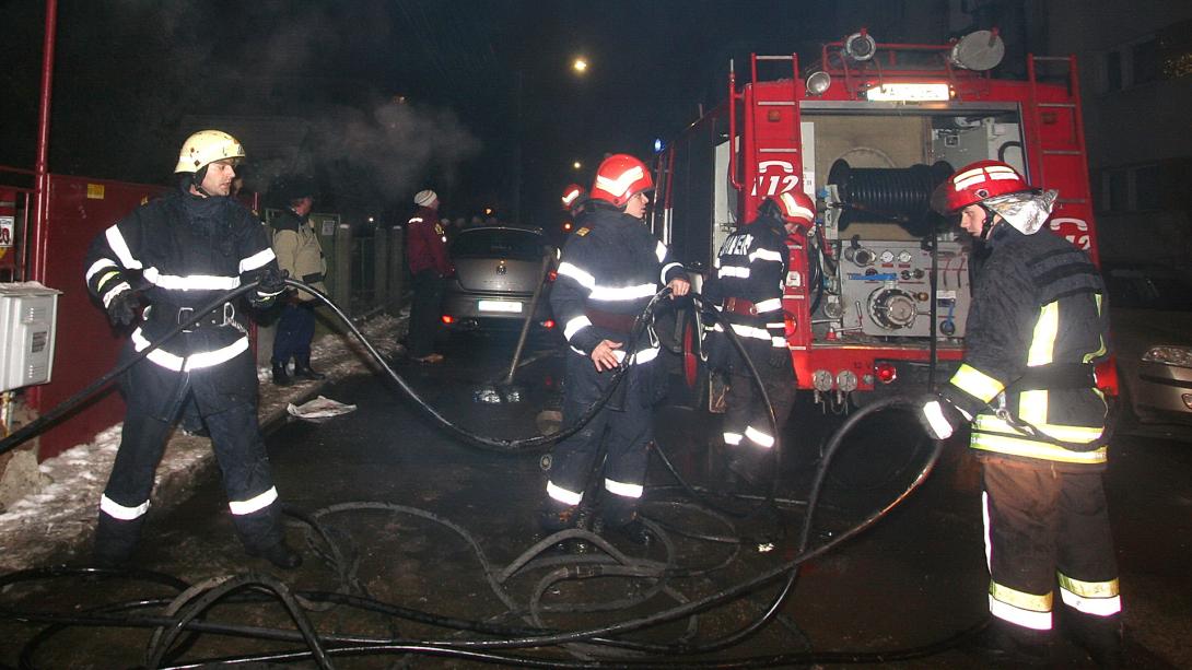 Égő házból mentettek ki egy kamaszlányt Besztercén, kórházba került