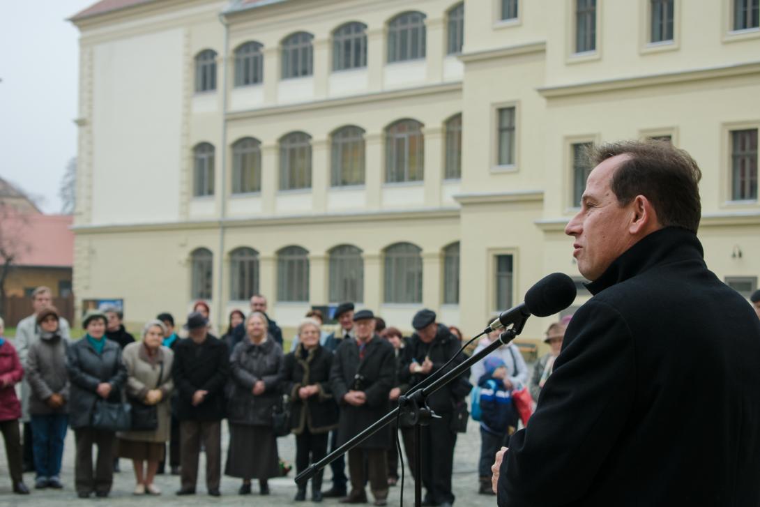 Sógor Csaba Nagyenyeden: Másokat is arra biztatunk, hogy vállalják a „keresztszülőséget”