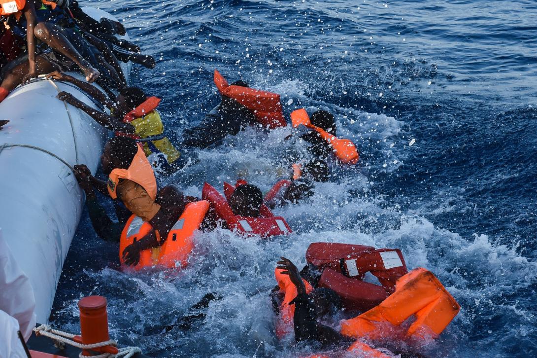 Líbiából tízezer menekültet fogad be Európa jövőre