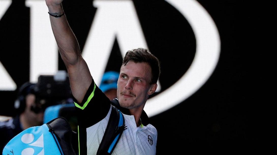 Australian Open: Fucsovics három szettben kikapott Federertől