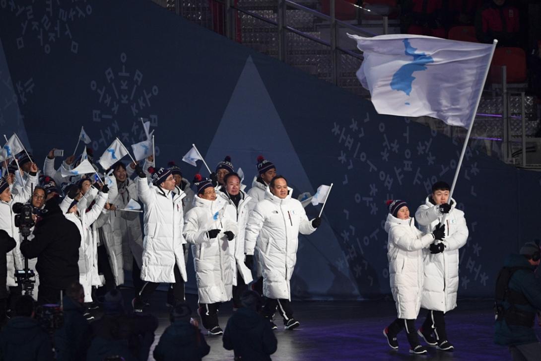 A béke jegyében kezdődött meg a téli olimpia Pjongcsangban