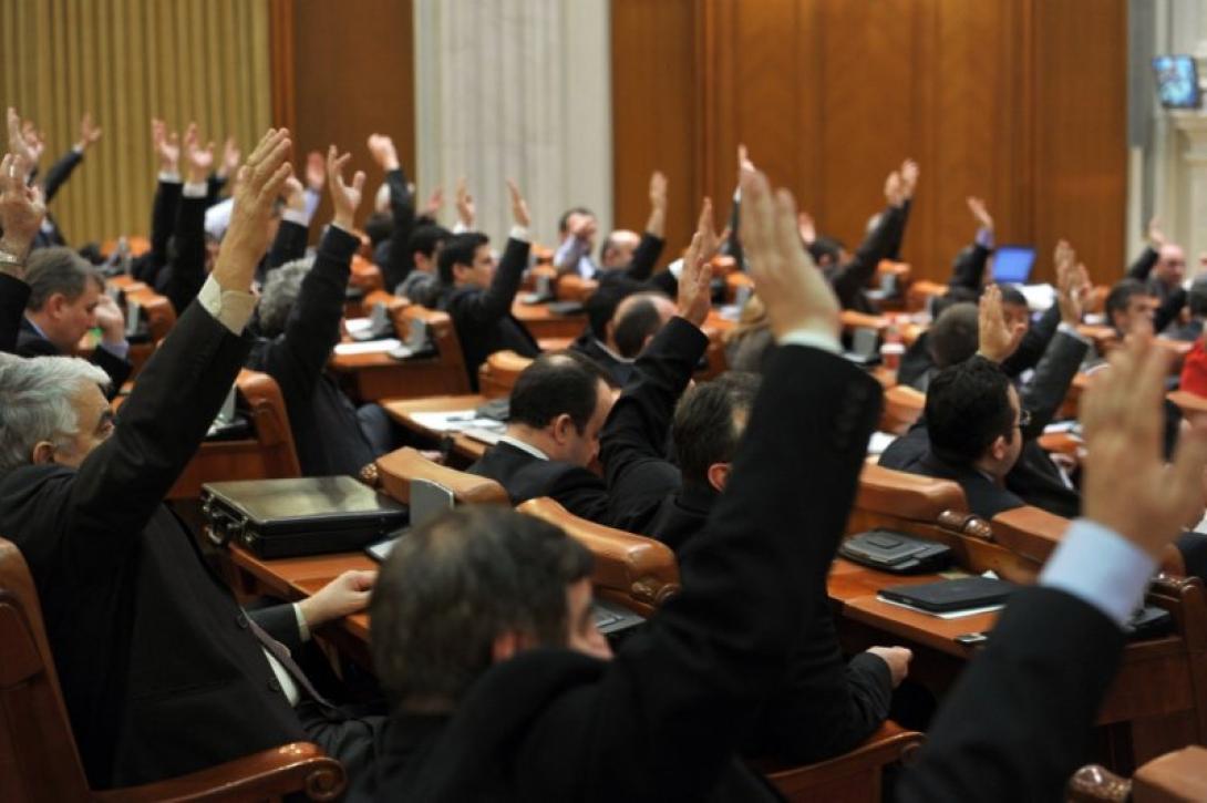 A parlament megkérdőjelezte a 2009-es elnökválasztás tisztaságát