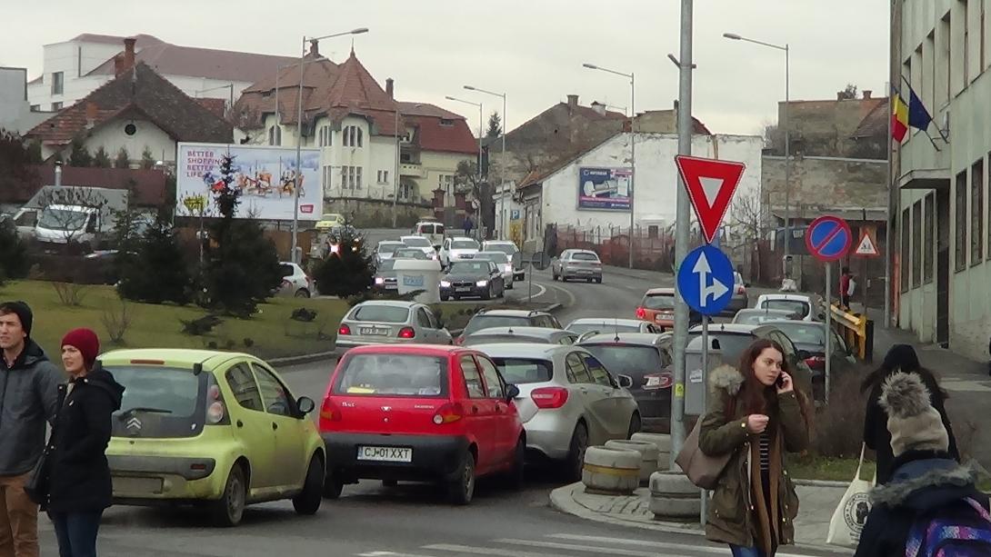 VIDEÓ - Ilyenkor hol vannak a forgalmi és/vagy a helyi rendőrök?