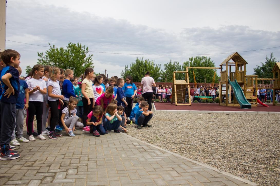 Játszóteret és edzőparkot avattak Szamosújváron