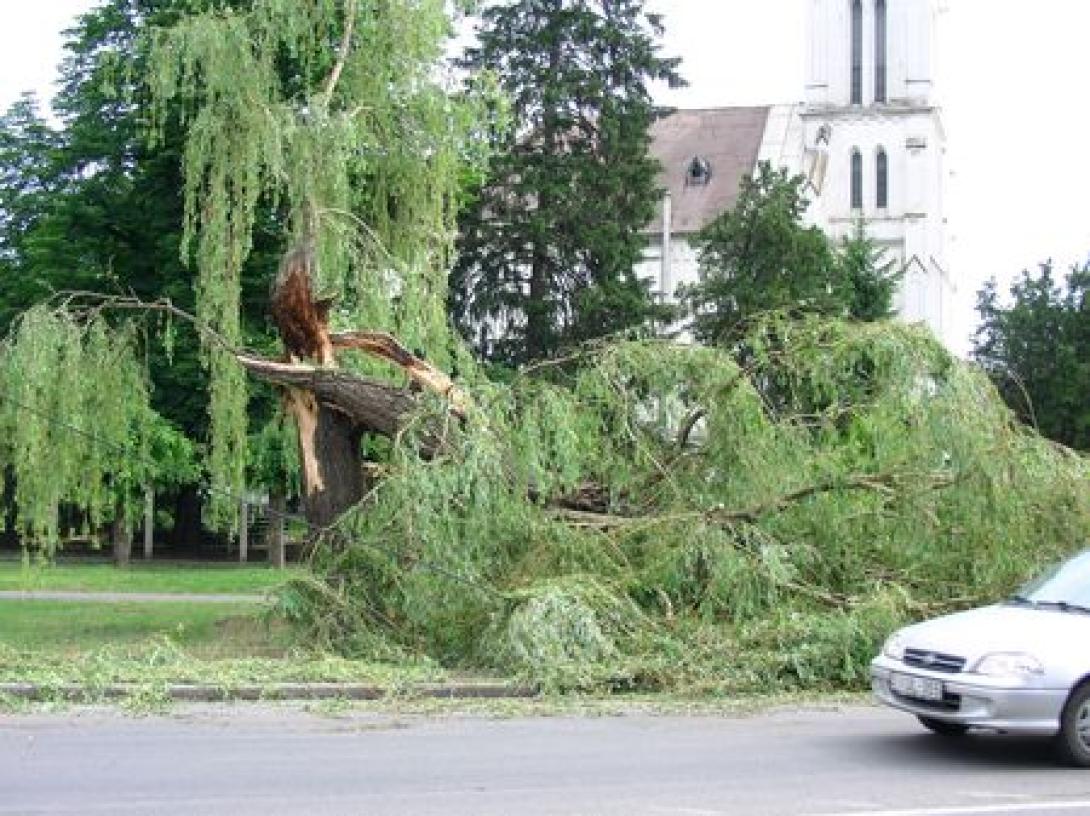 Erdélyben is károkat okozott a vihar