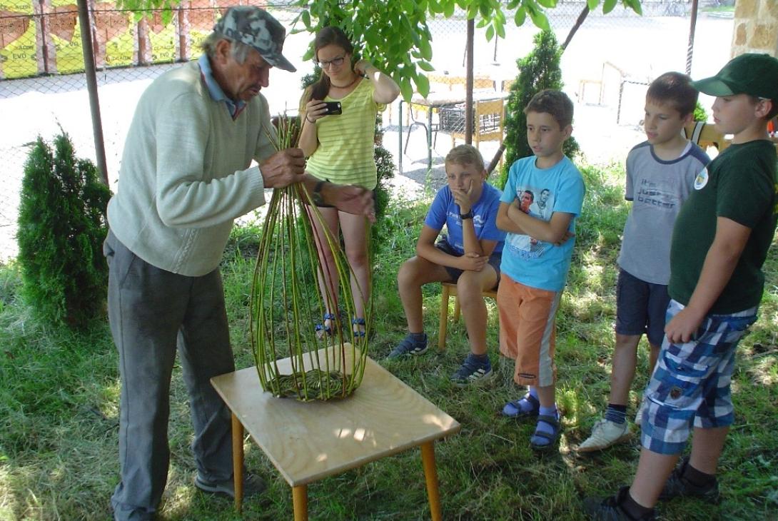 Gyarmathy Zsigáné Alkotótábor szerveztek Kalotaszentkirály-Zentelkén