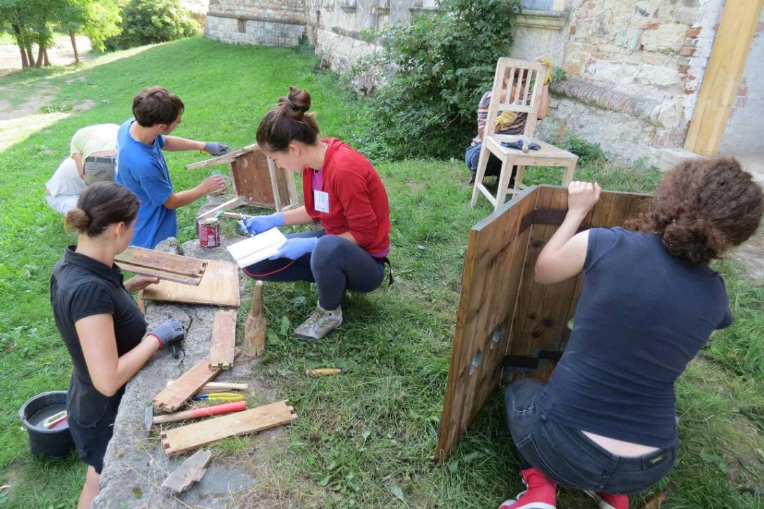 Kezdődik a műemlék restaurálási tábor Bonchidán