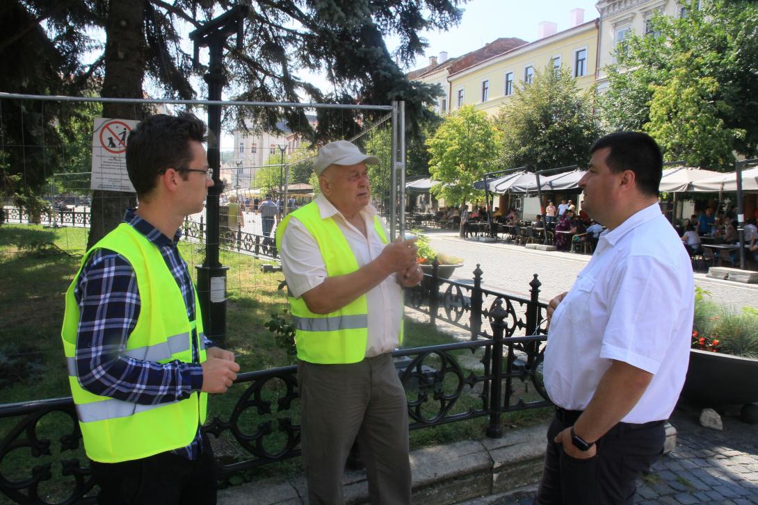 VIDEÓ - Kerítéssel vették körül a Szent Mihály-templomot