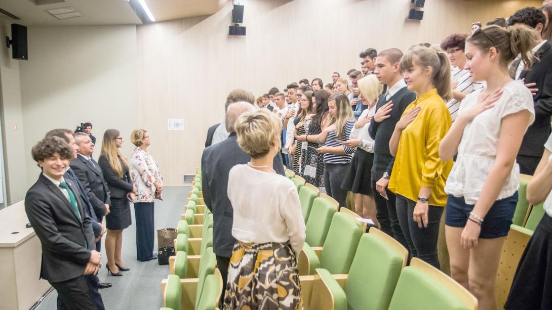 „Mifelénk a tudással sajátos  felelősség is jár”