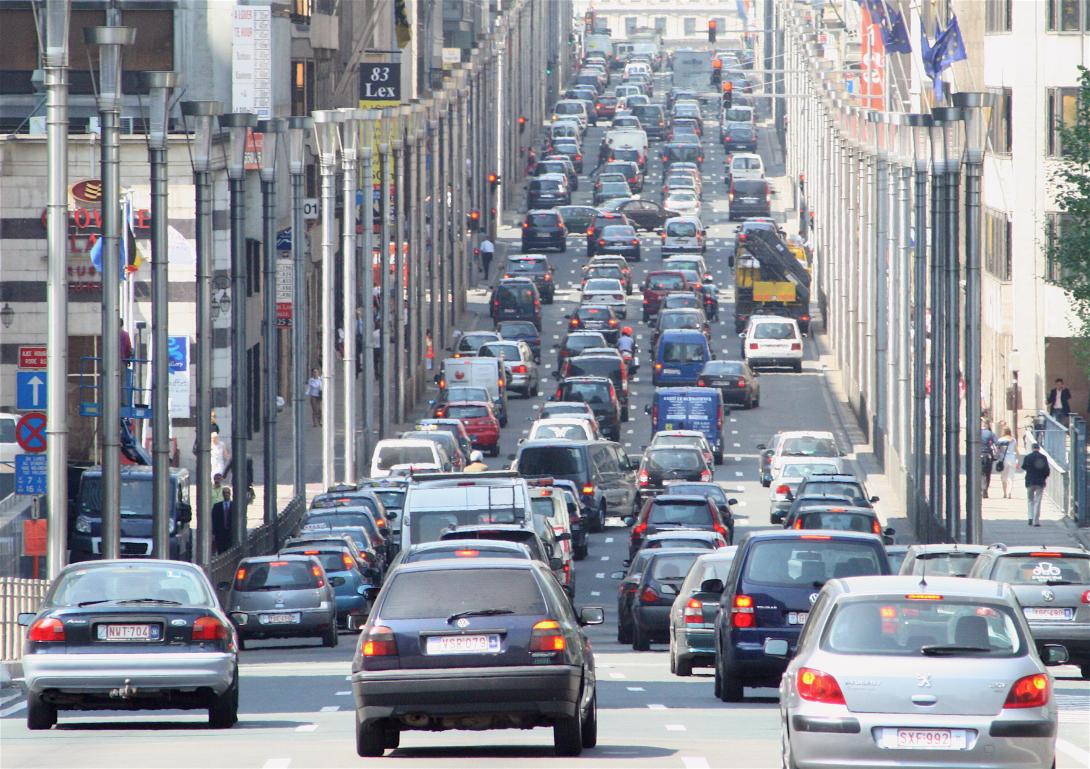 Hétfőtől tilos behajtani régi, szennyező dízelautókkal a brüsszeli régióba