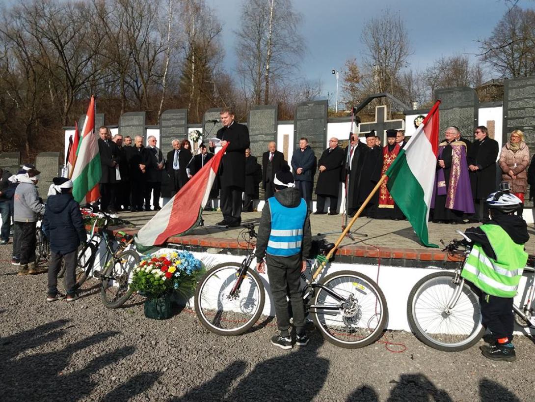 Zarándoklat Kárpátaljára, a szovjet munkatáborok áldozatai emlékére