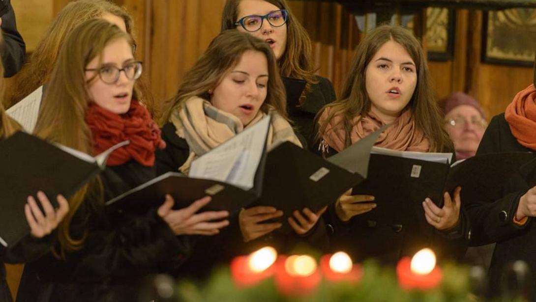 Koncert nélkül olyan, mintha a díszeket a szoba közepébe borítanánk,  s a fát kint felejtenénk az erkélyen