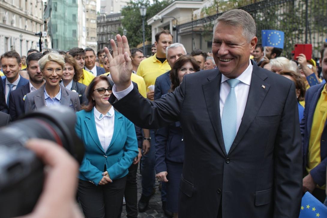 Benyújtotta jelöltségét Iohannis