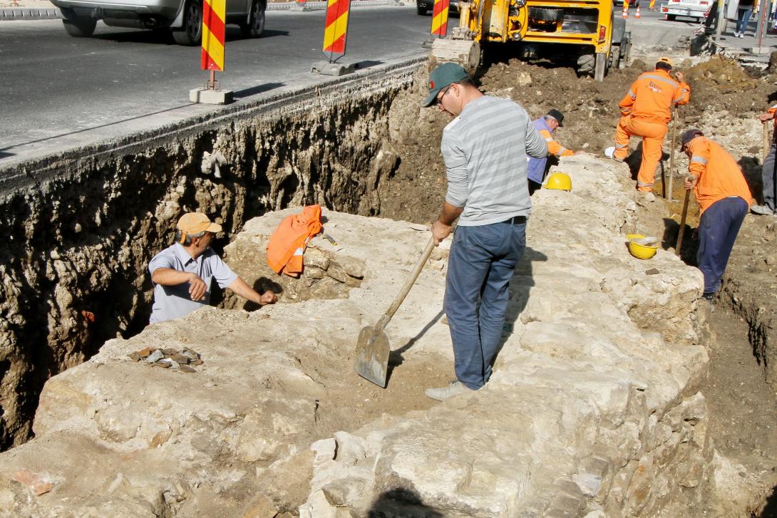 Ismeretlen funkciójú alapfalszakaszra bukkantak