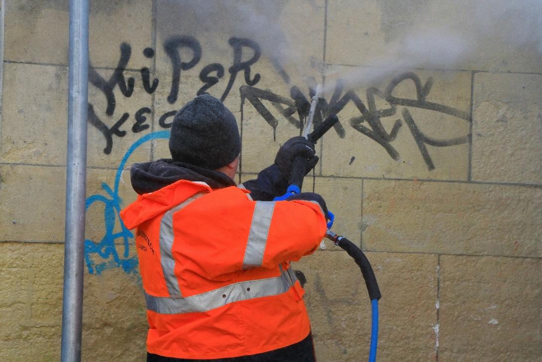 Graffiti-eltávolító gépet teszteltek sikeresen