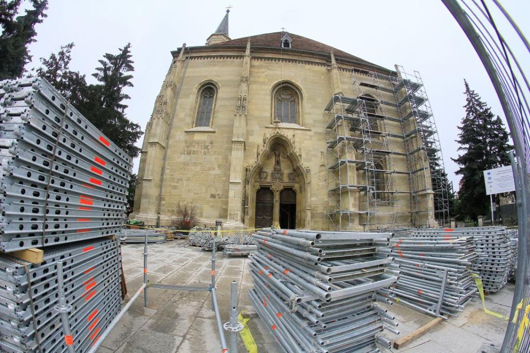 Szent Mihály-templom: újra látható a főhomlokzat