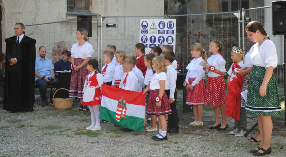 „A növekedés áldása hulljon le ránk!” - Visszafogott augusztus 20-i ünnepség Fehér megyében