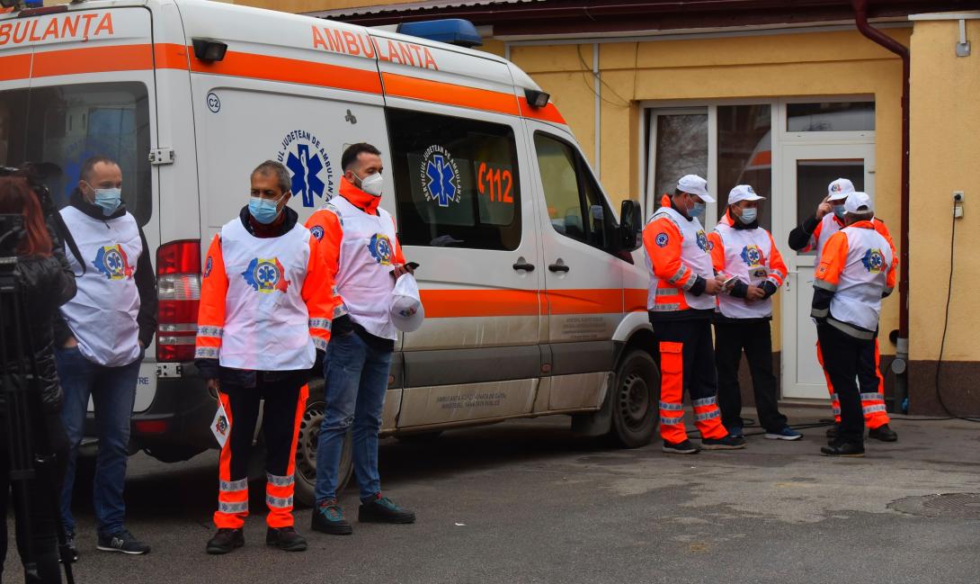 Jobb munkafeltételekért tüntettek a mentősök