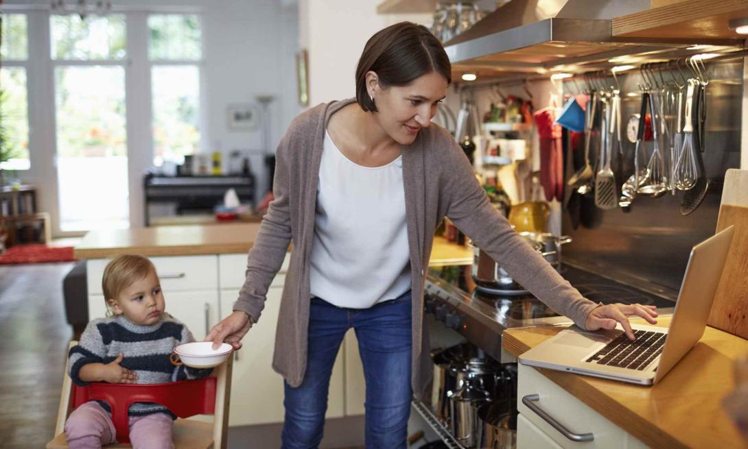 Home office anyáknak – több feladat, kimerültség, bűntudat