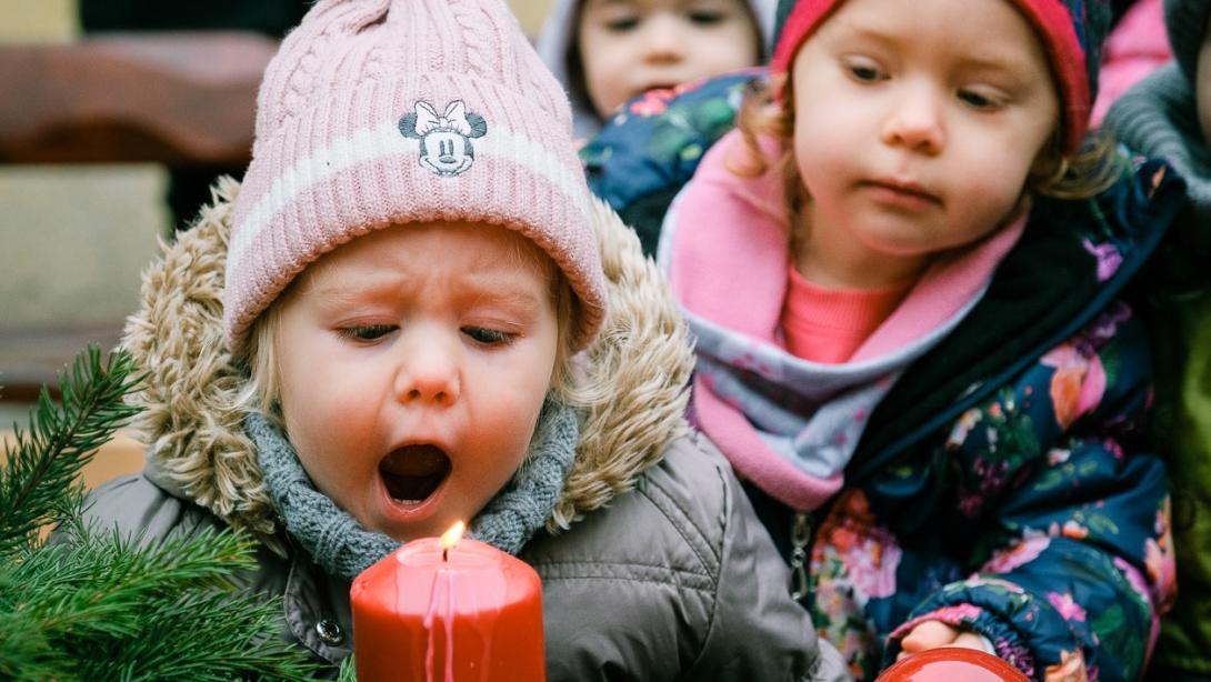 Karácsonyváró gyermekzsivajjal a járványhangulat ellen