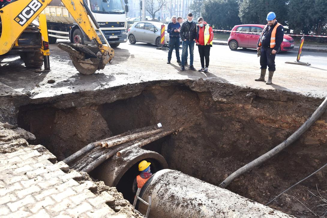 Intenzív munkálatok a csőtörés okozta üzemzavar elhárítására