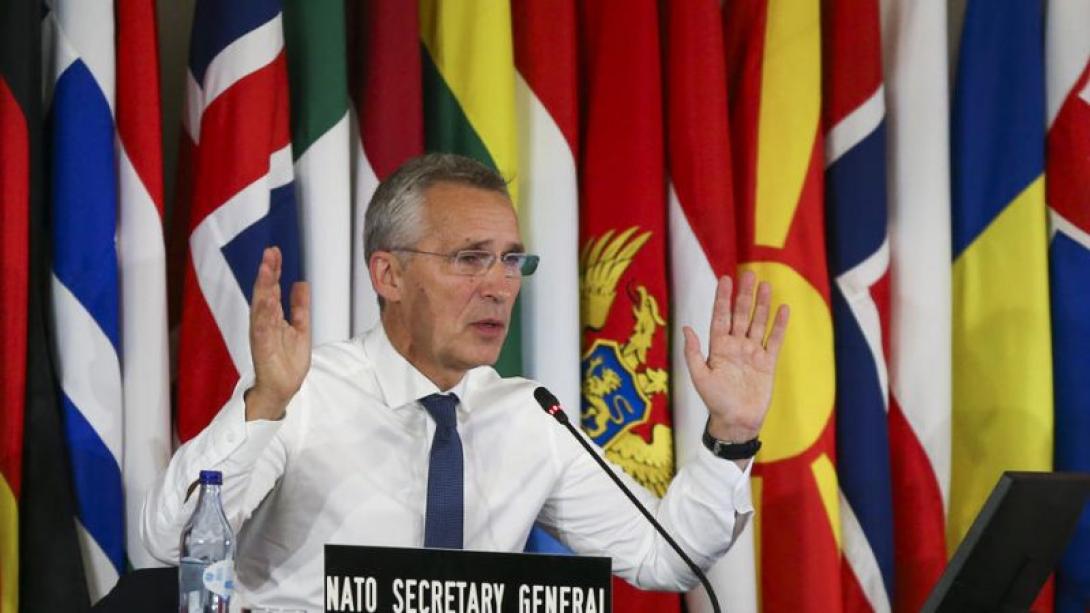 Stoltenberg: a NATO hajókkal és repülőgépekkel erősíti a szövetség keleti szárnyát