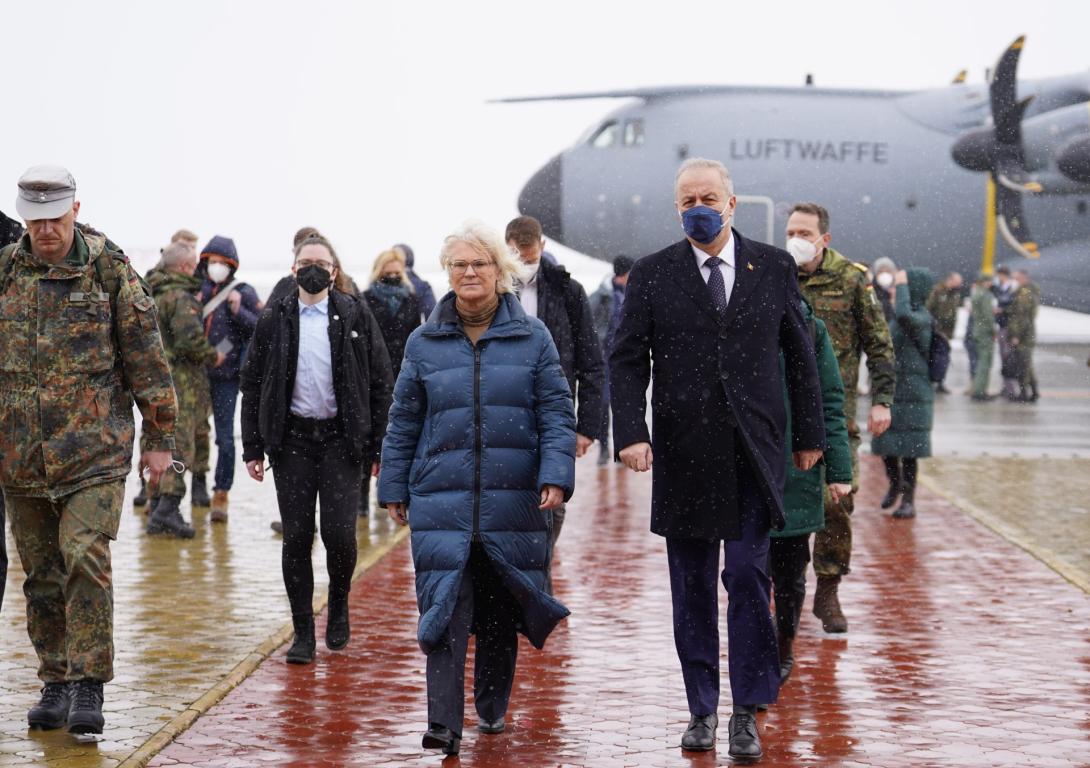 A Kogălniceanu légi támaszpontra látogatott a német védelmi miniszter