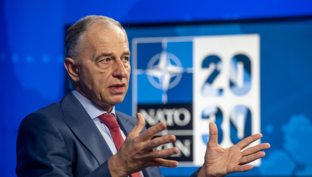 Mircea Geoană: a NATO továbbra is megfelelő katonai támogatást nyújt Ukrajnának