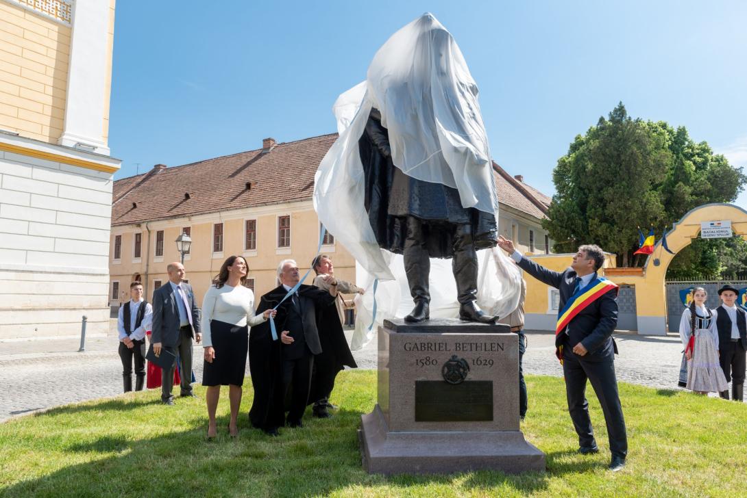 Kelemen Hunor: Bethlen Gábor azt üzeni, hogy csak békében lehet építkezni (FRISSÍTVE)