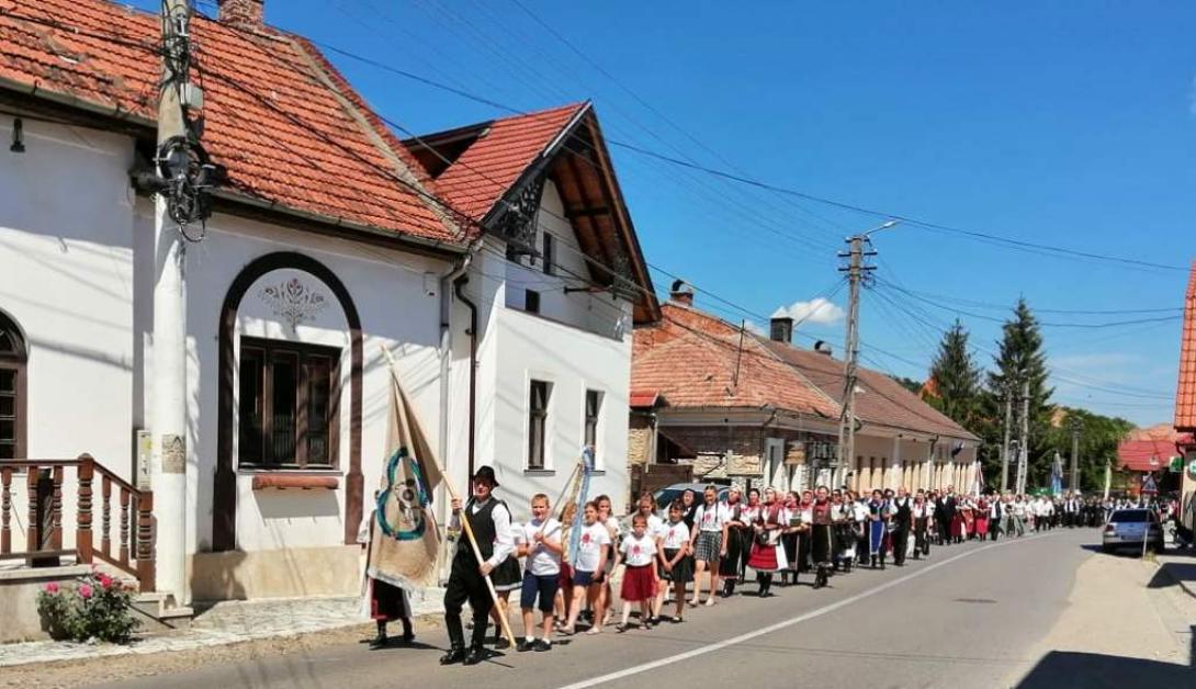 Újra énekeltek a dalosok Tordaszentlászlón