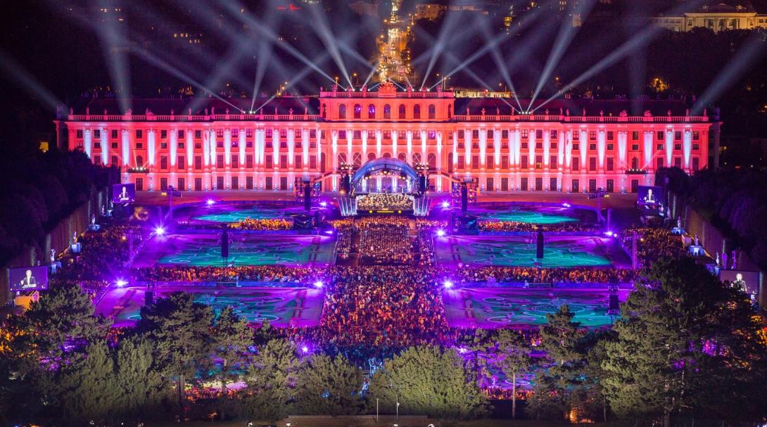 Pazar muzsika, pazar környezet – Nyáresti koncert a schönbrunni kastélyparkban