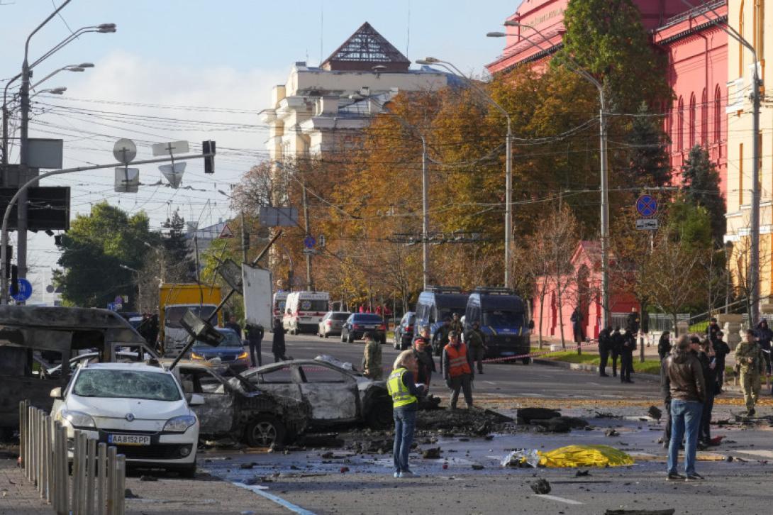 Ukrán városokat bombáztak  a Krími hídon történt robbanás után