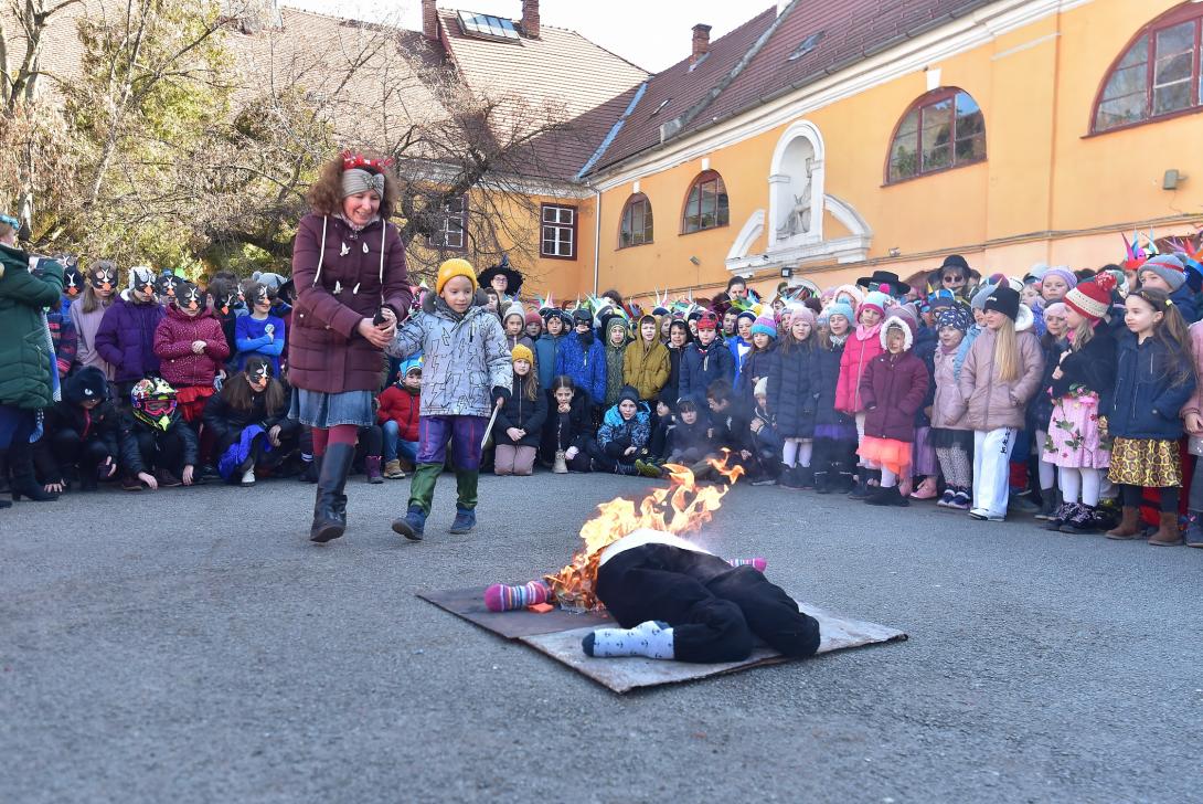 Elégették Farsang Fricit, kezdődhet a nagyböjt