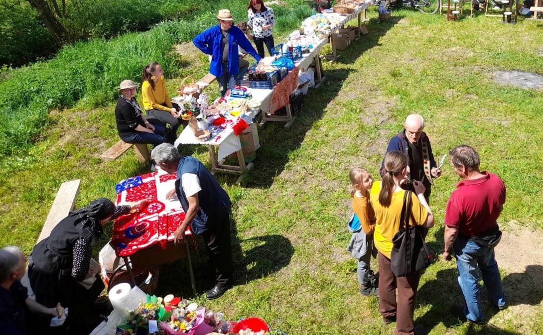 Helyi termelők és kézművesek vásárát szervezték Kispetriben