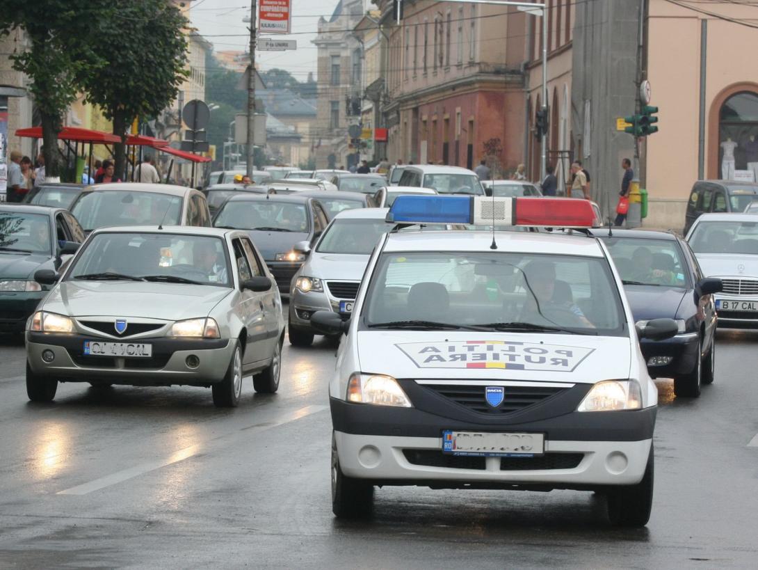 Mindenhol kötelezővé tették a gépkocsik nappali menetfény használatát