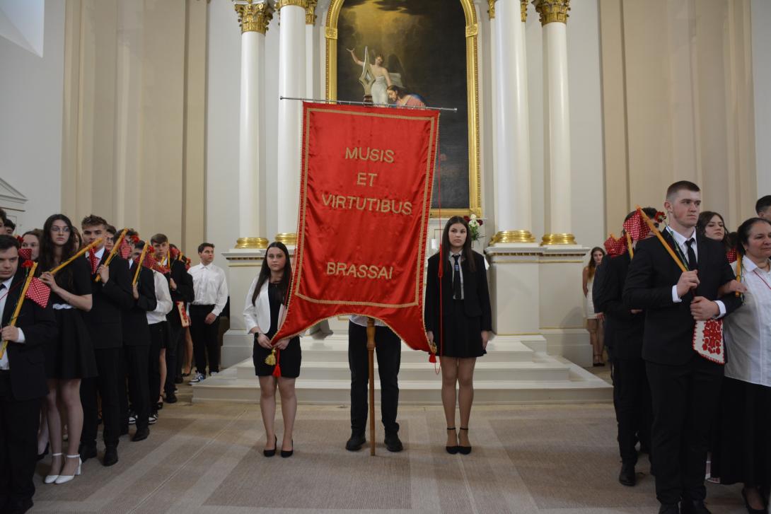 Elballagtak a Brassai végzősei